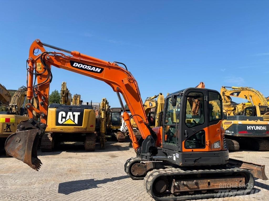 Doosan DX 80 R Közepes (midi) kotrók 7 t - 12 t