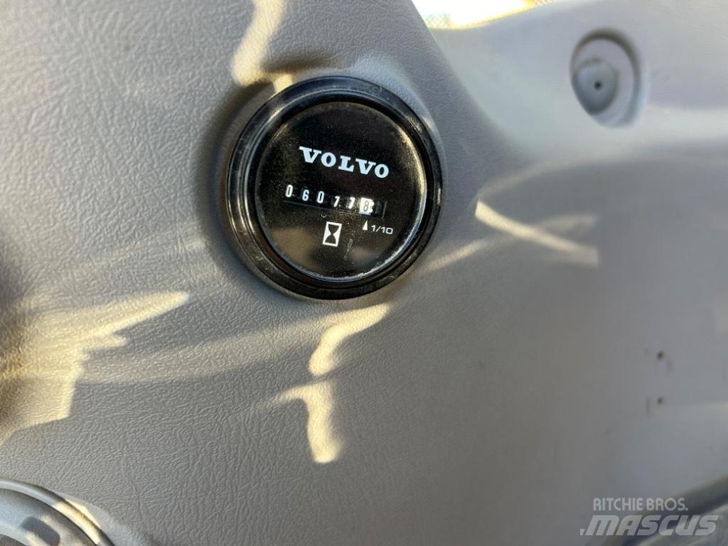 Volvo EC 220 DL Lánctalpas kotrók