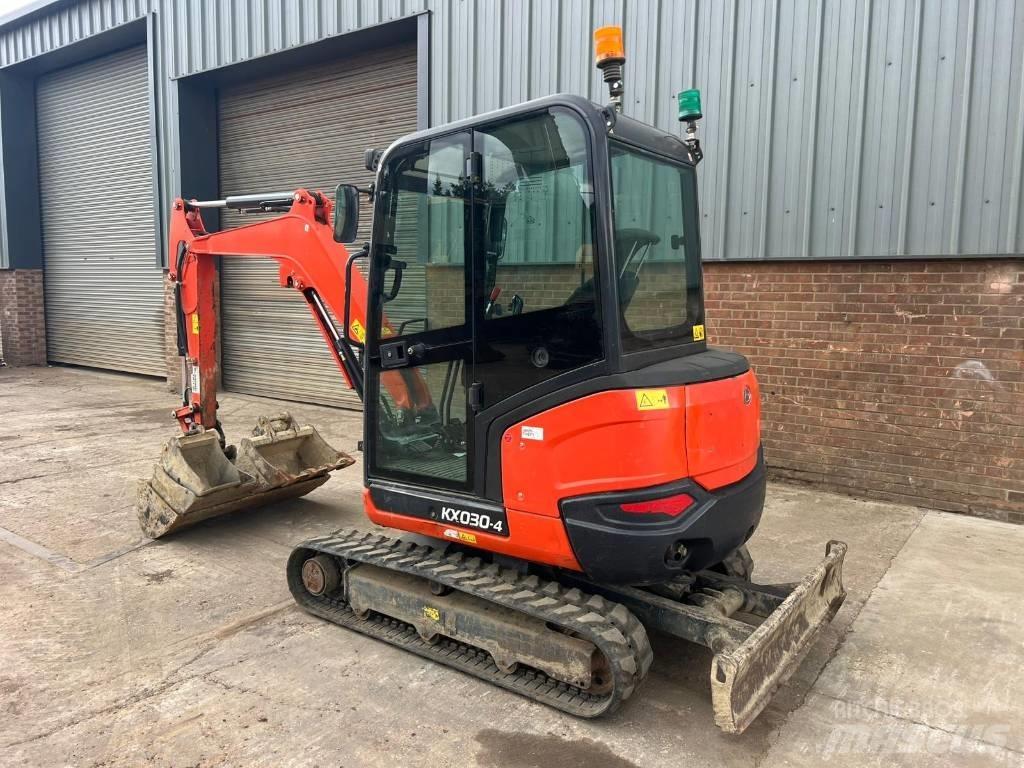 Kubota KX 030-4 Mini kotrók < 7t