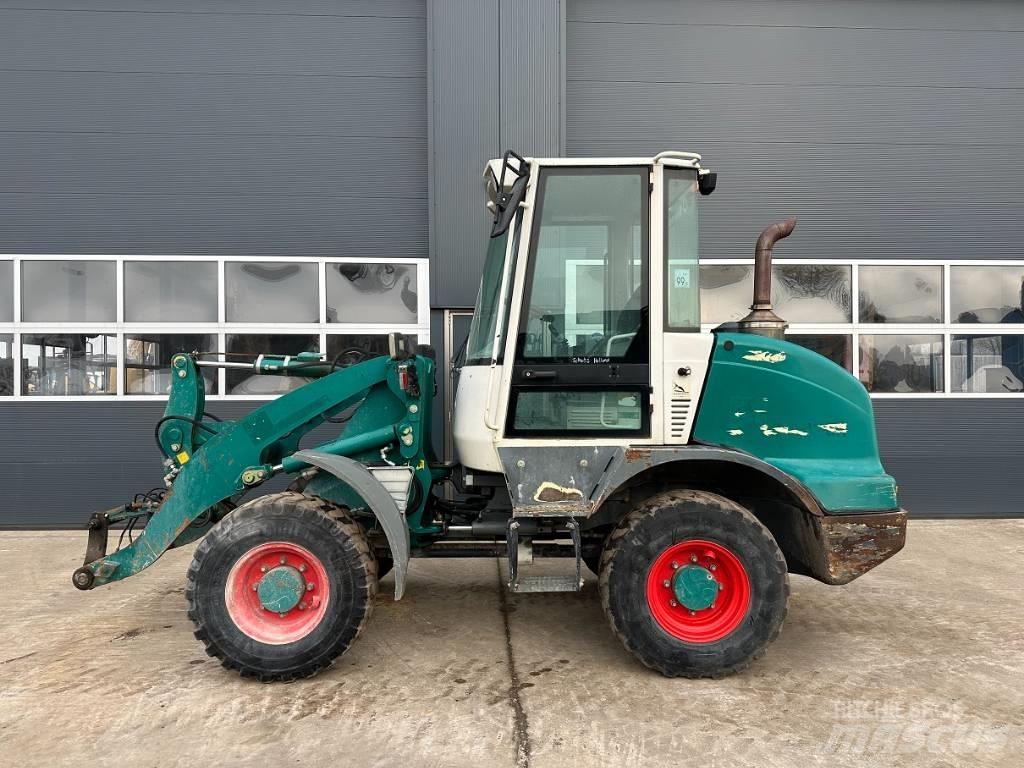 Liebherr L 506 Gumikerekes homlokrakodók
