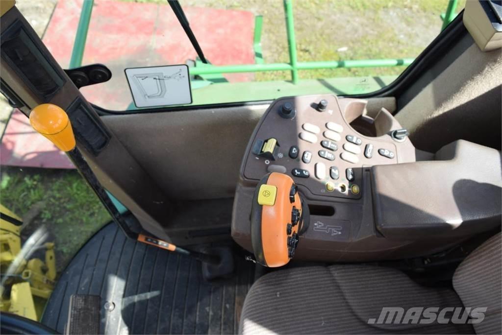 John Deere 7400 Önjáró szecskázók
