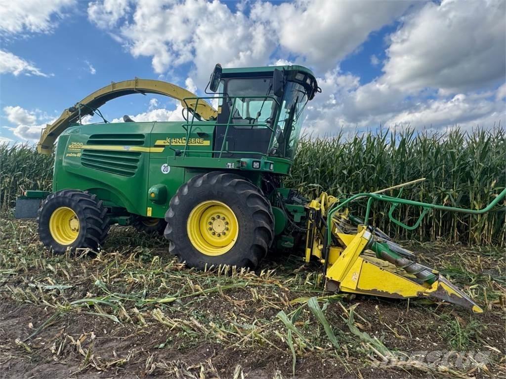 John Deere 7400 Önjáró szecskázók