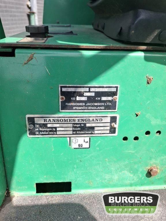 Ransomes AR250 Ráülős fűnyírók