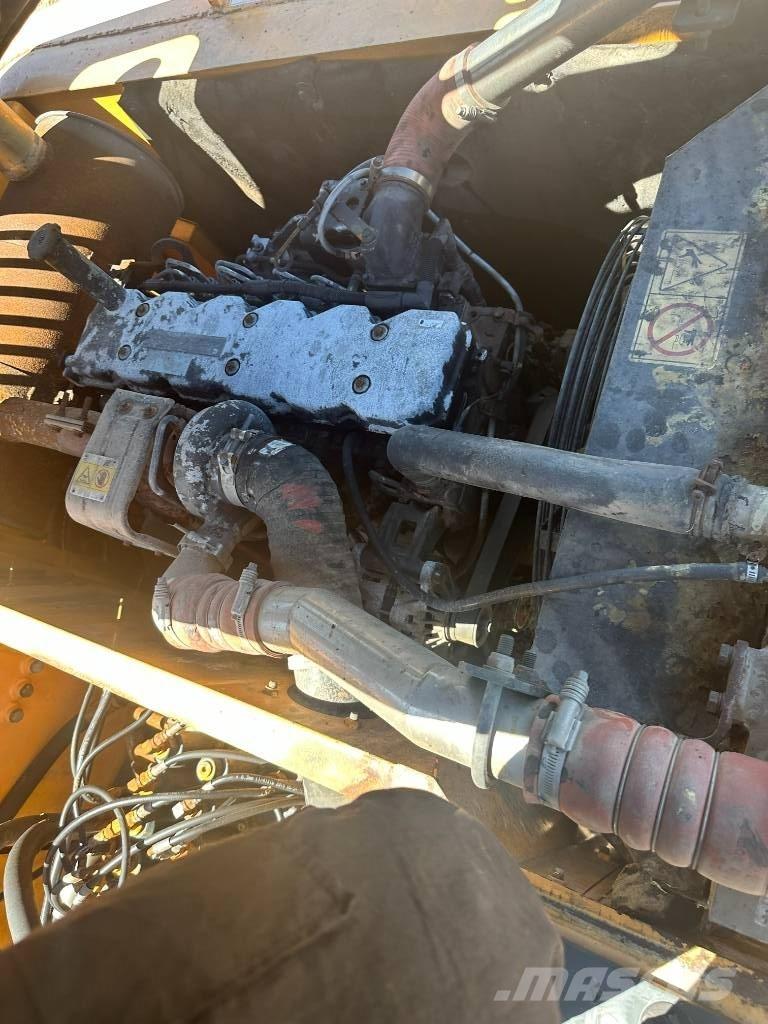 Hyundai 220LC-9S Lánctalpas kotrók