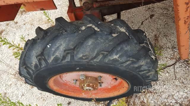  Pneus 7.50-16 Gumiabroncsok, kerekek és felnik