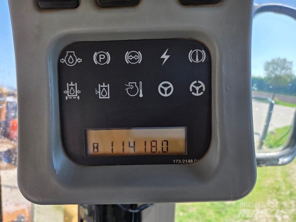 CAT 962H Gumikerekes homlokrakodók