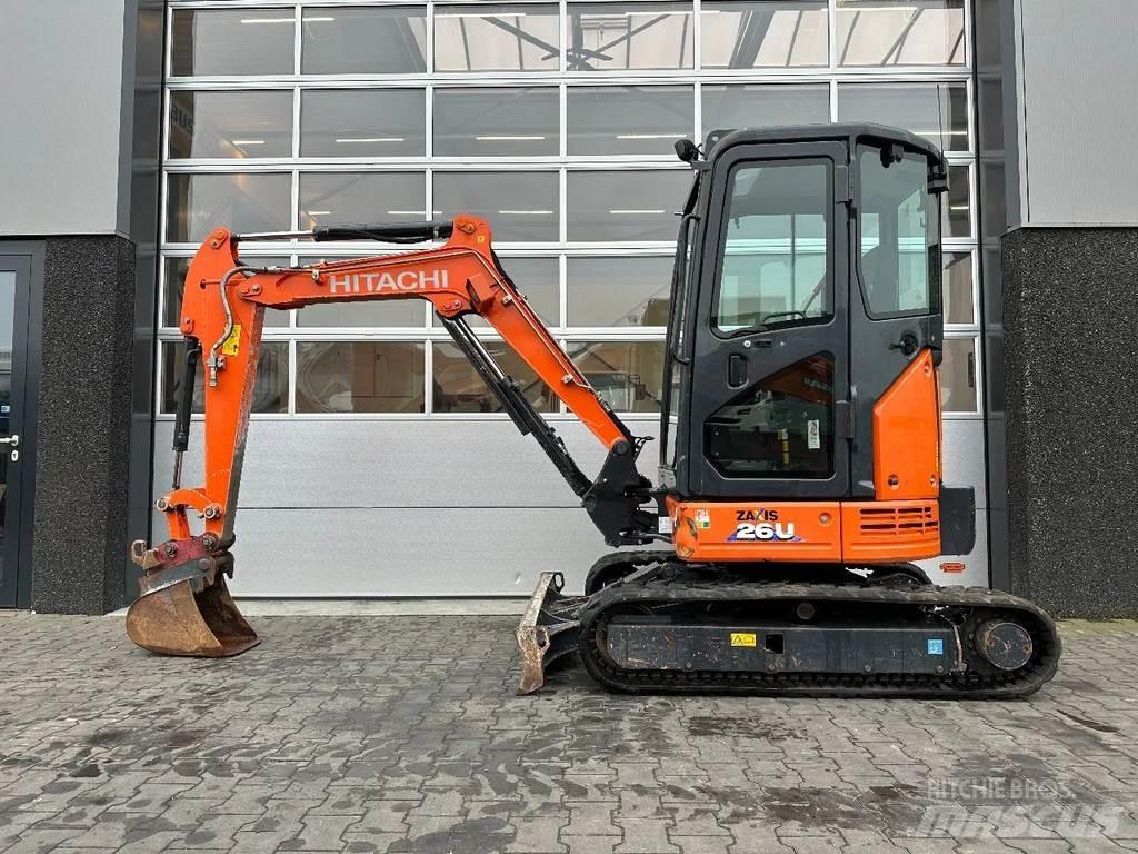 Hitachi ZX26U-6 CR Mini kotrók < 7t