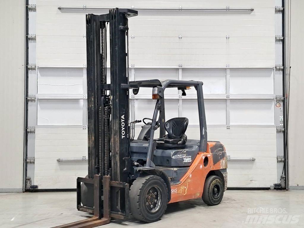 Toyota 02-8FDJF35 Dízel targoncák