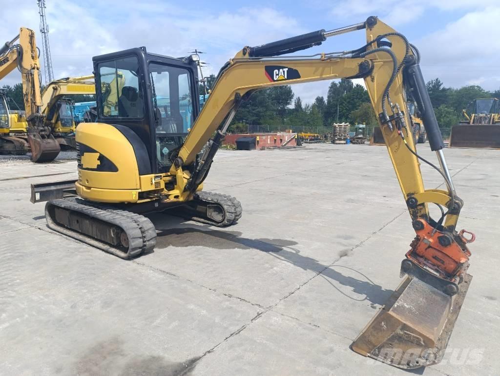 CAT 304 D Mini kotrók < 7t