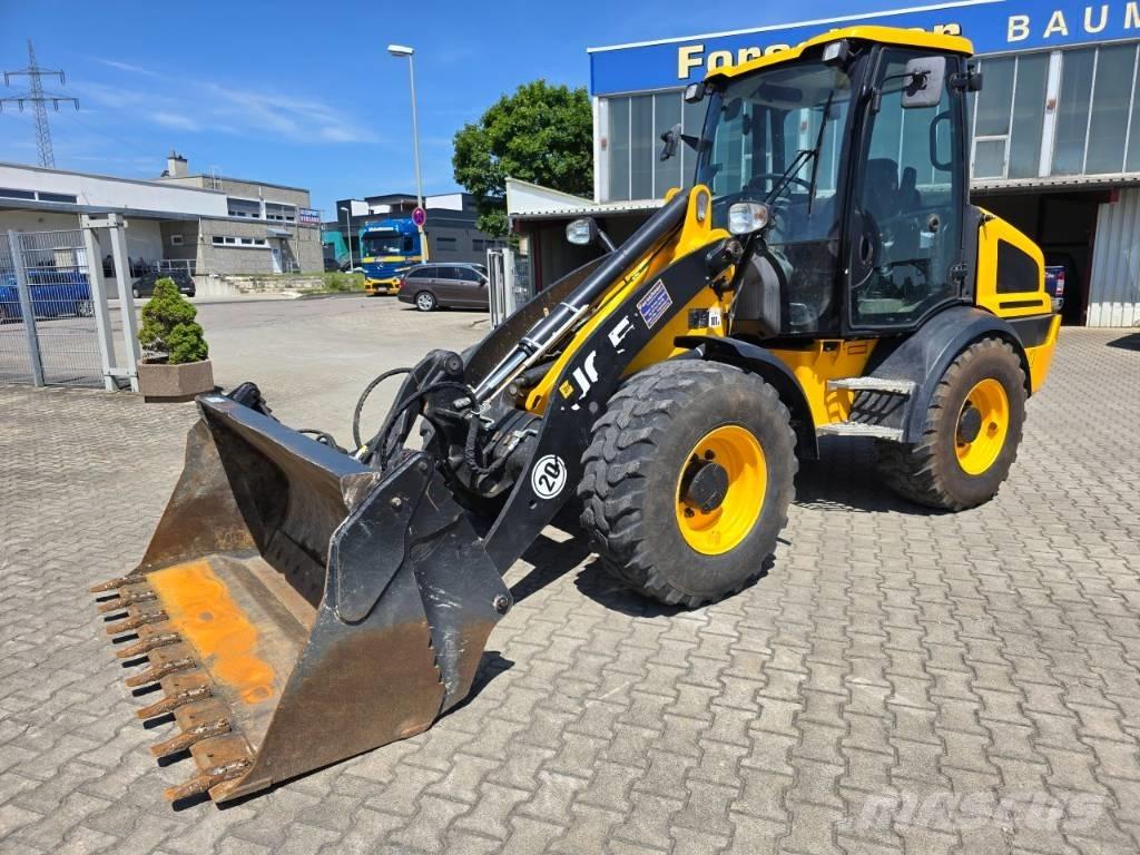 JCB 409SV Gumikerekes homlokrakodók