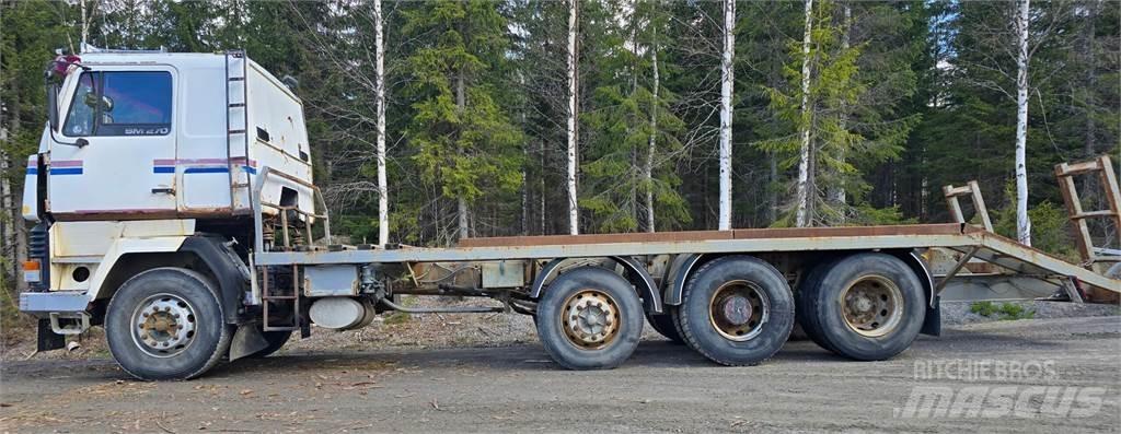 Sisu Sm 270 8X2 erdészeti gépszállító teherautók