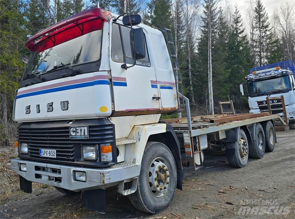 Sisu Sm 270 8X2 erdészeti gépszállító teherautók