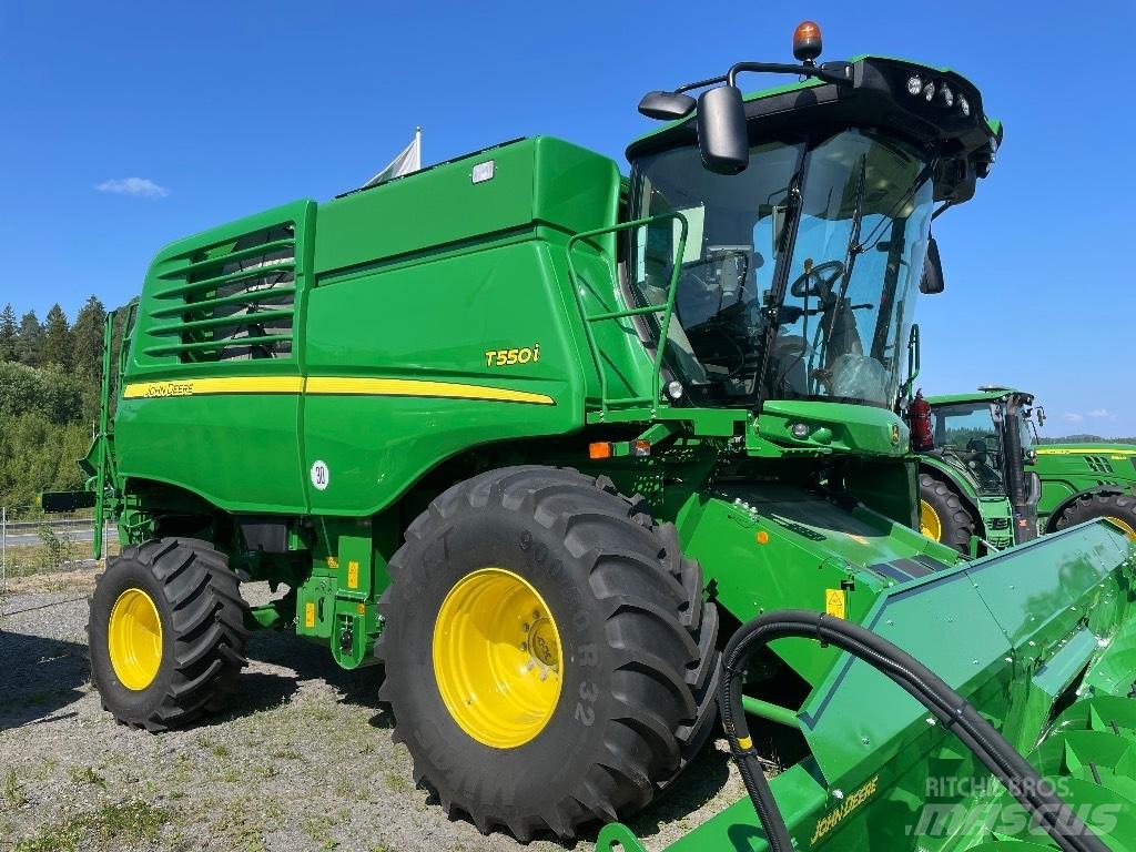 John Deere T 550 Kombájnok