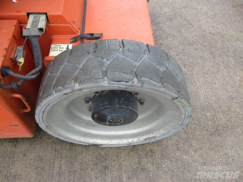 JLG E 300 AJP (718) Kompakt önjáró emelők