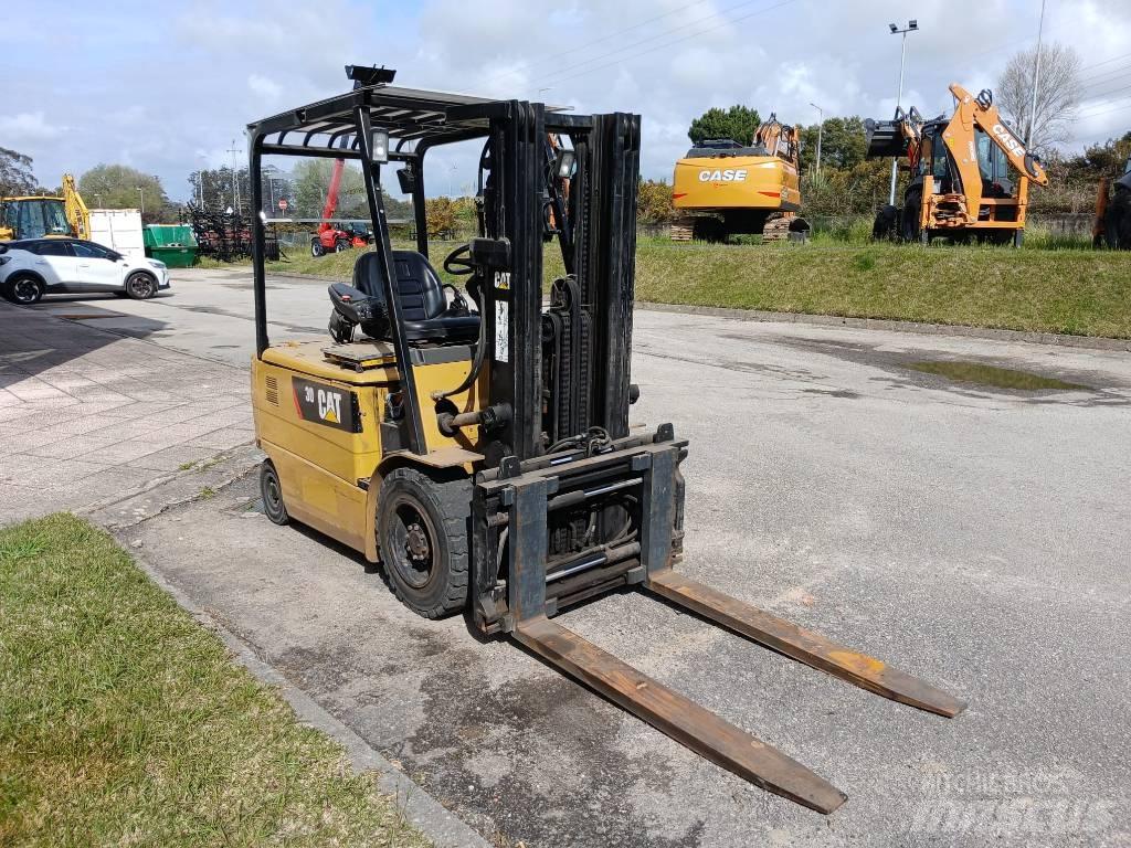 CAT EP 30 K PAC Elektromos targoncák