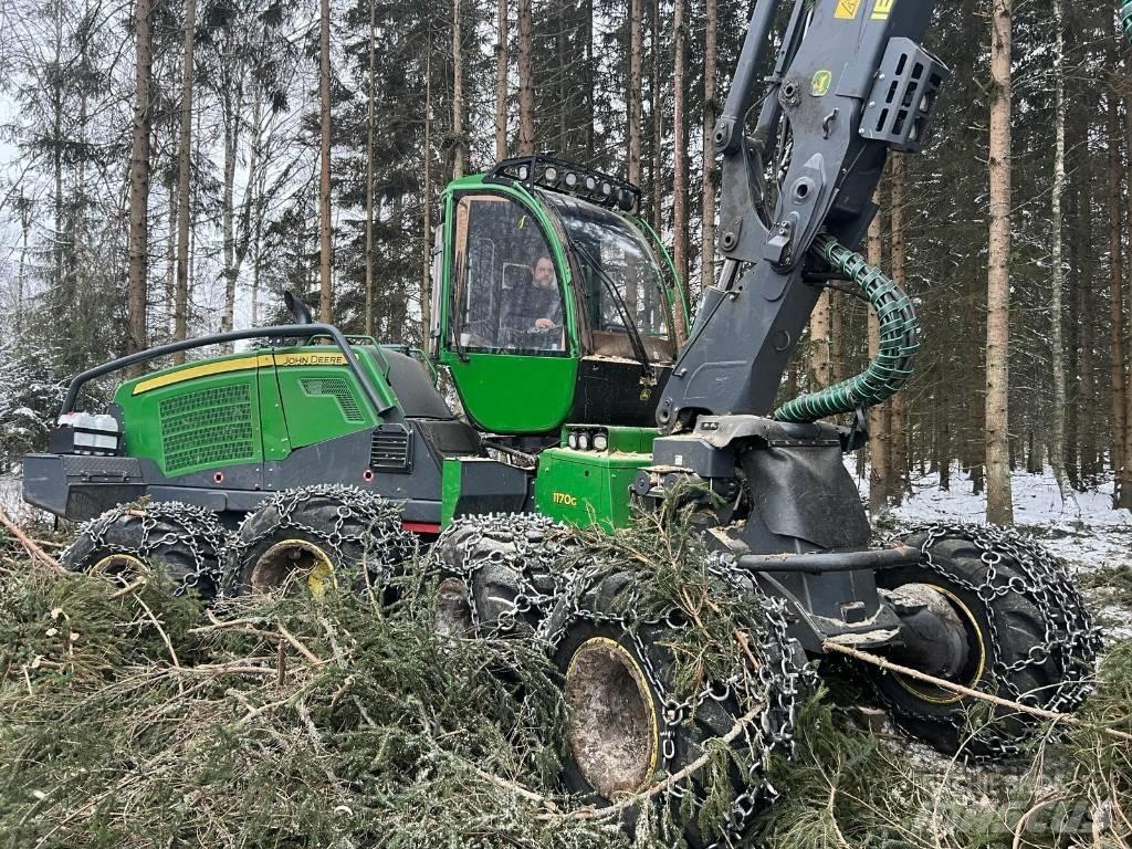 John Deere 1170G Betakarítók