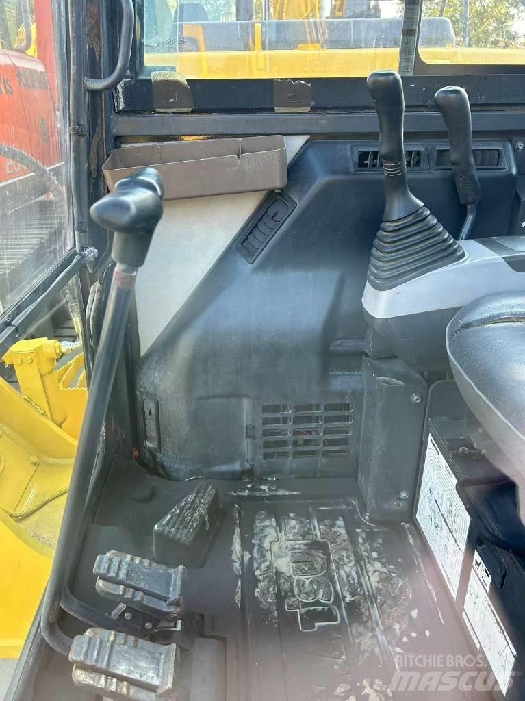 Komatsu PC 56 Lánctalpas kotrók