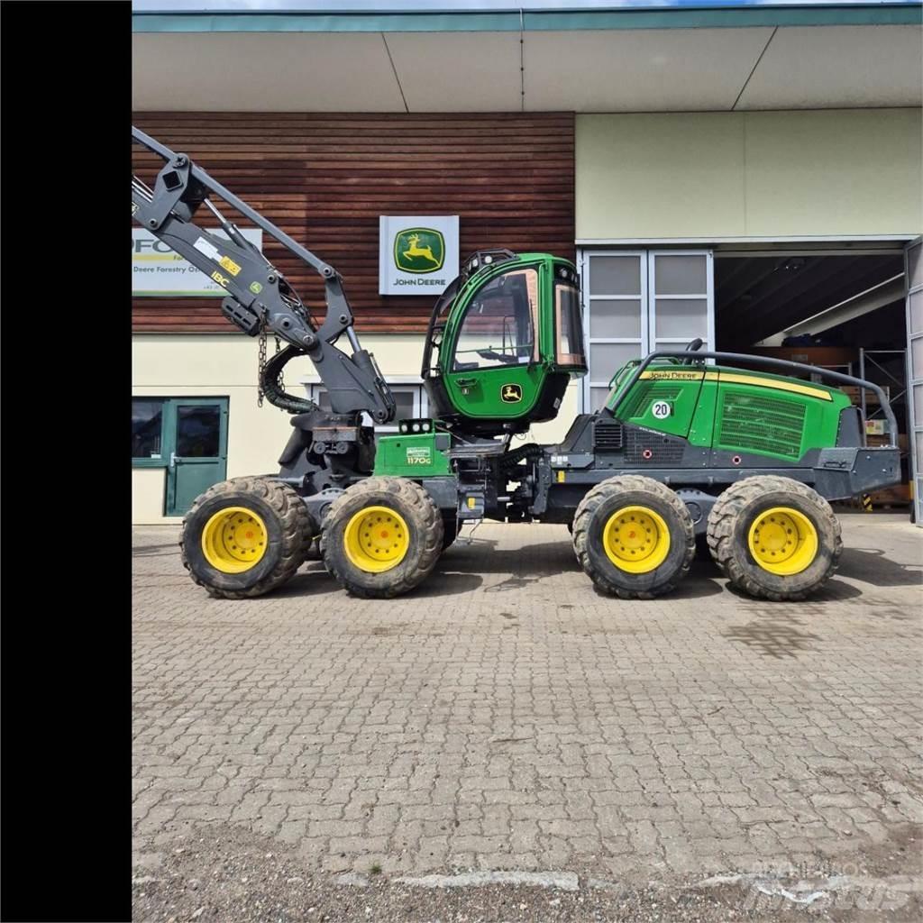 John Deere 1170 G Betakarítók