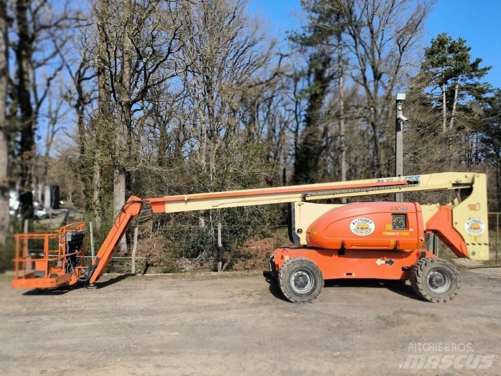 JLG 800 AJ Karos emelők