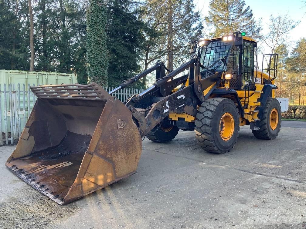 JCB 437 HT Gumikerekes homlokrakodók