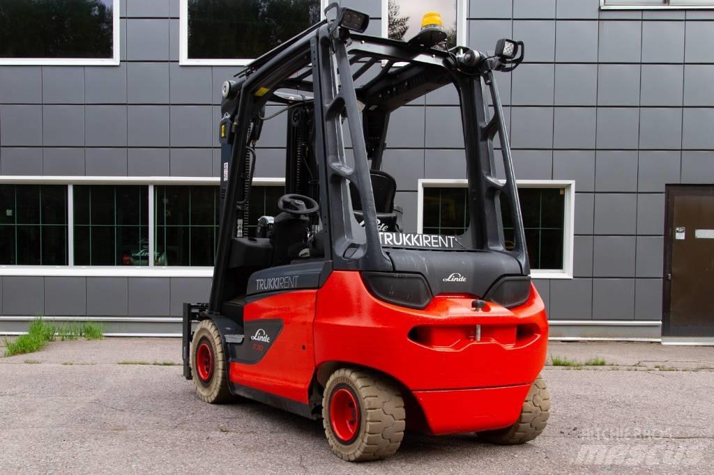 Linde E30-01 Elektromos targoncák