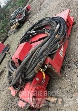 PVE 2323VM Vibrátoros cölöpverő