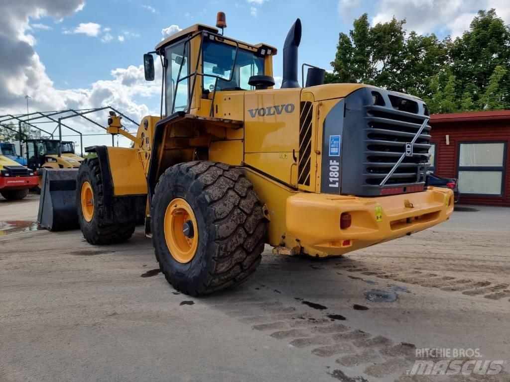 Volvo L 180 F Gumikerekes homlokrakodók