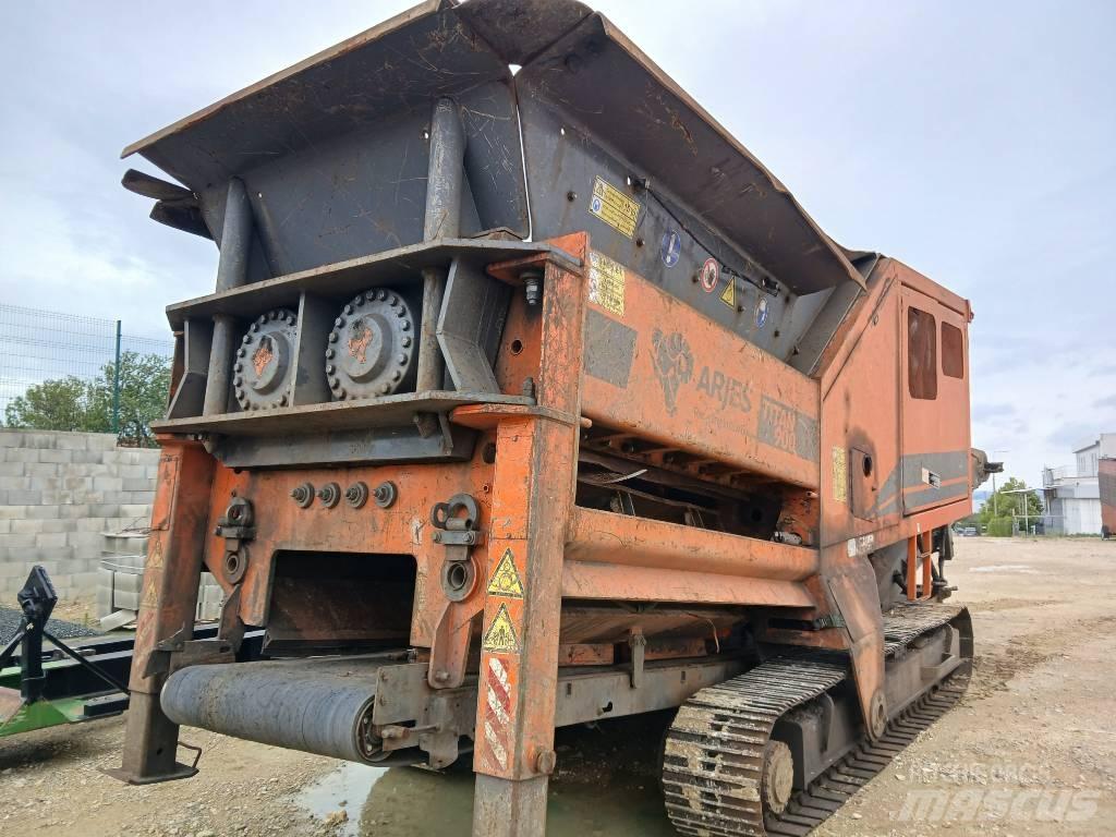 Arjes Titan 900 Irat megsemmisítők