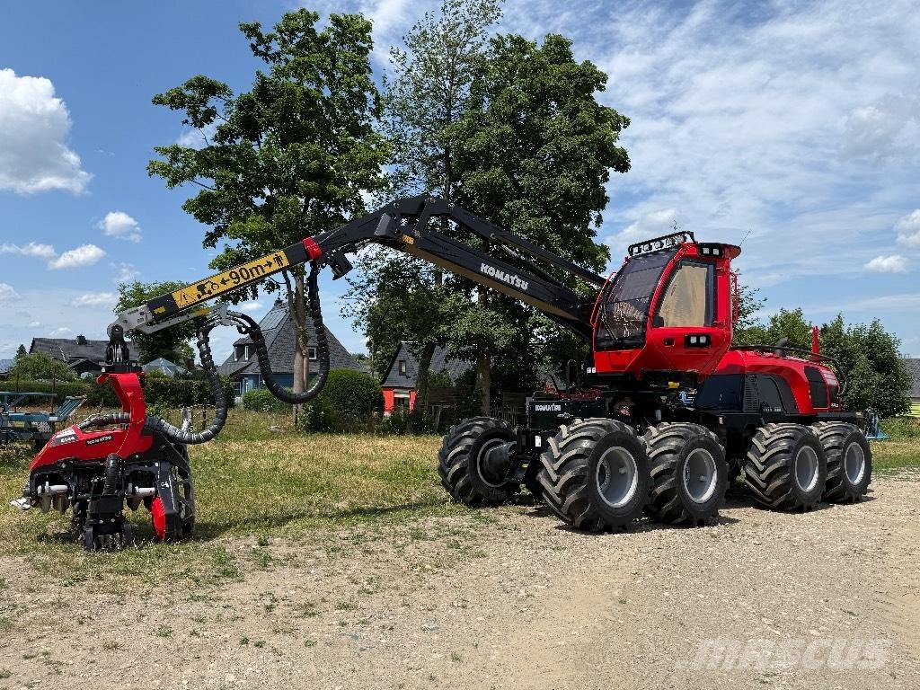 Komatsu 931 XC Betakarítók