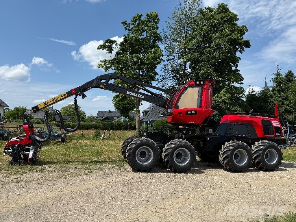 Komatsu 931 XC Betakarítók