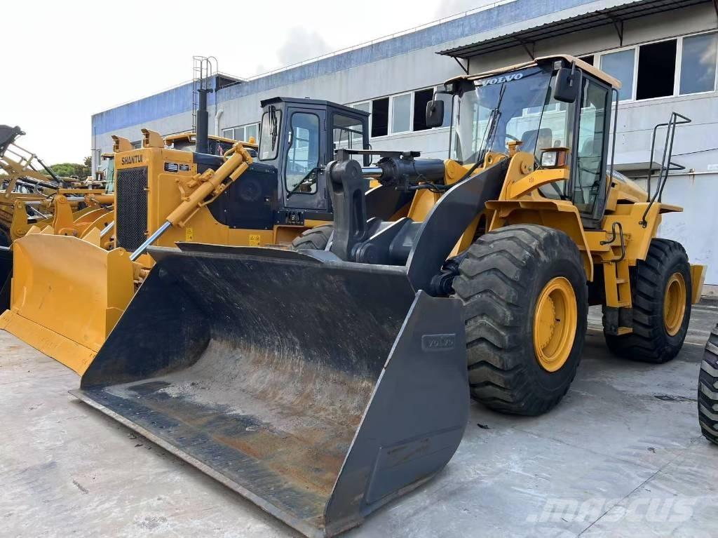 Volvo L 105 Gumikerekes homlokrakodók