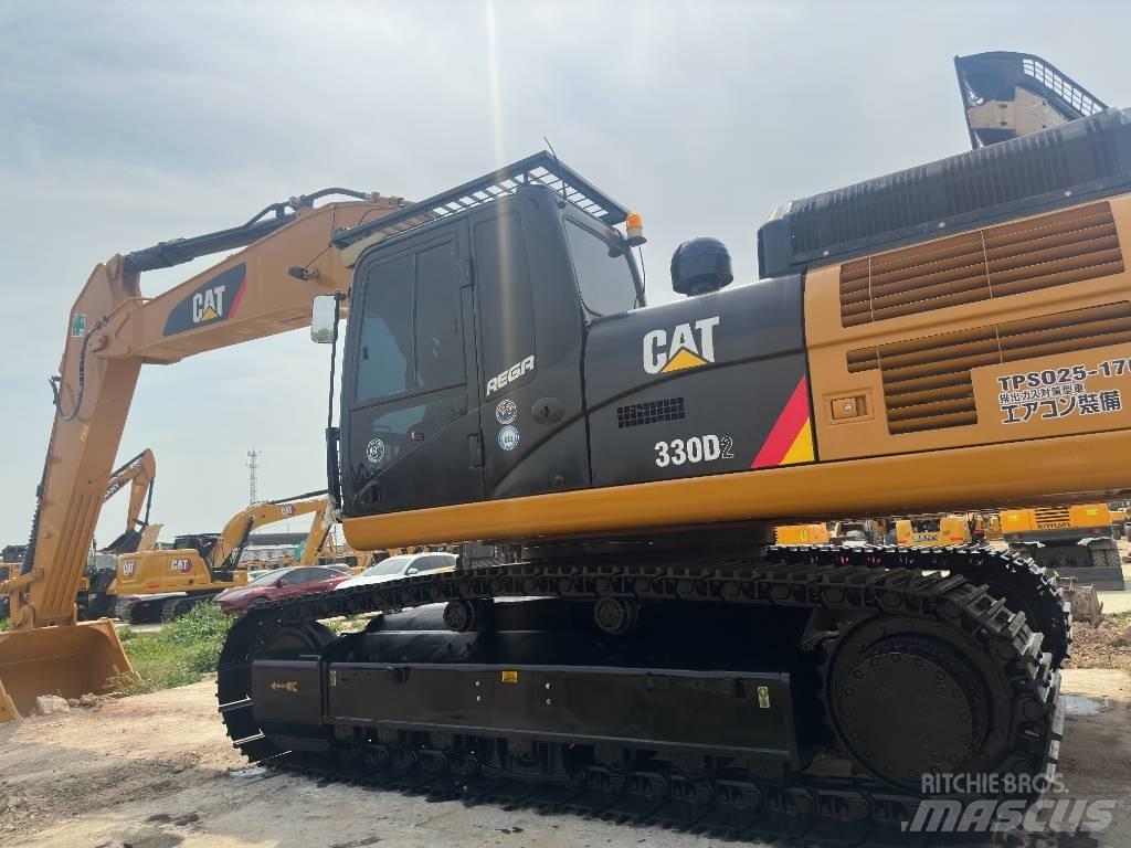 CAT 330 D2 Lánctalpas kotrók