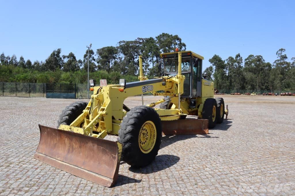 John Deere 670B Gréderek