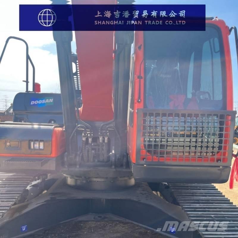 Doosan DX 225 Lánctalpas kotrók