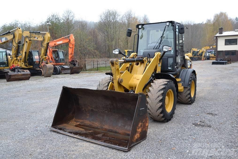 CAT 908 H 2 Gumikerekes homlokrakodók