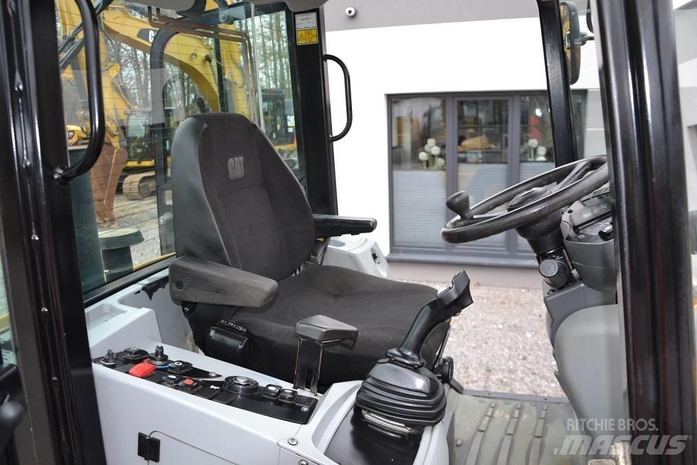 CAT 908 H 2 Gumikerekes homlokrakodók