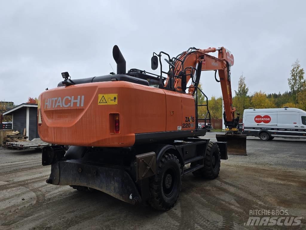 Hitachi ZX 220W-5 Gumikerekes kotrók