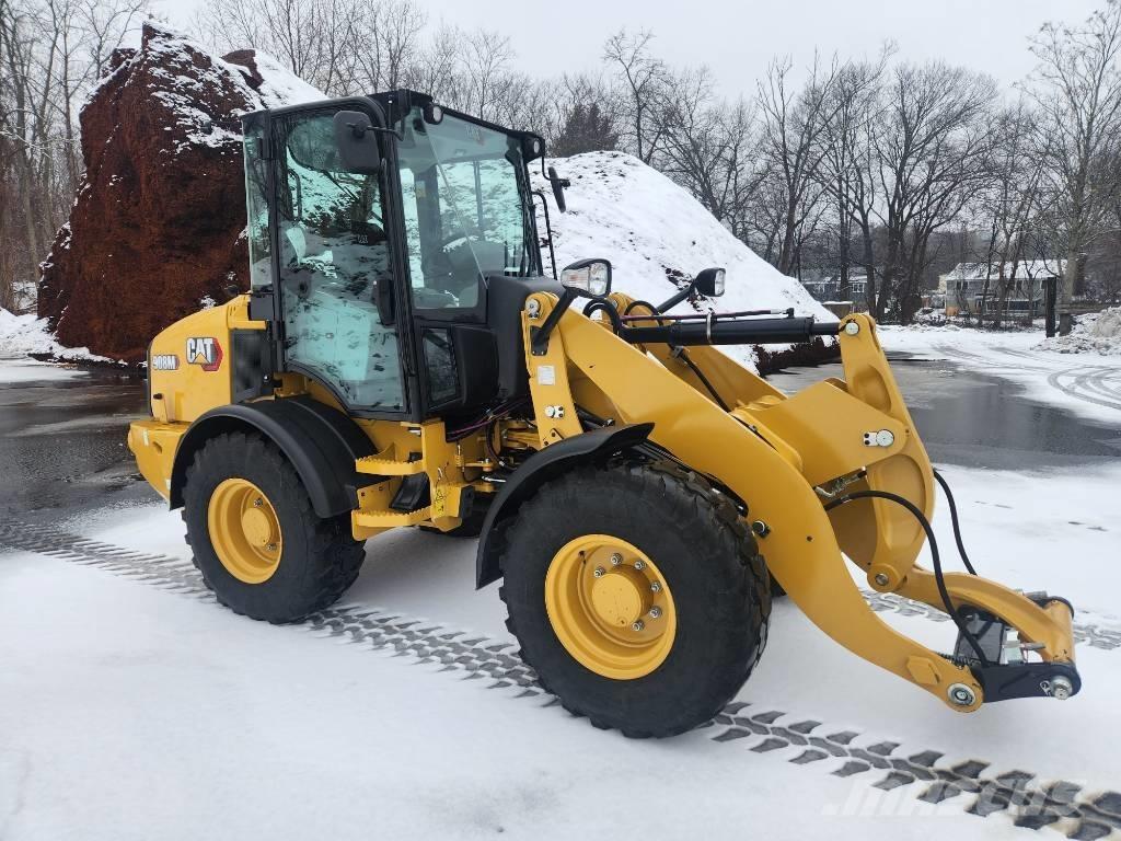 CAT 908m Gumikerekes homlokrakodók
