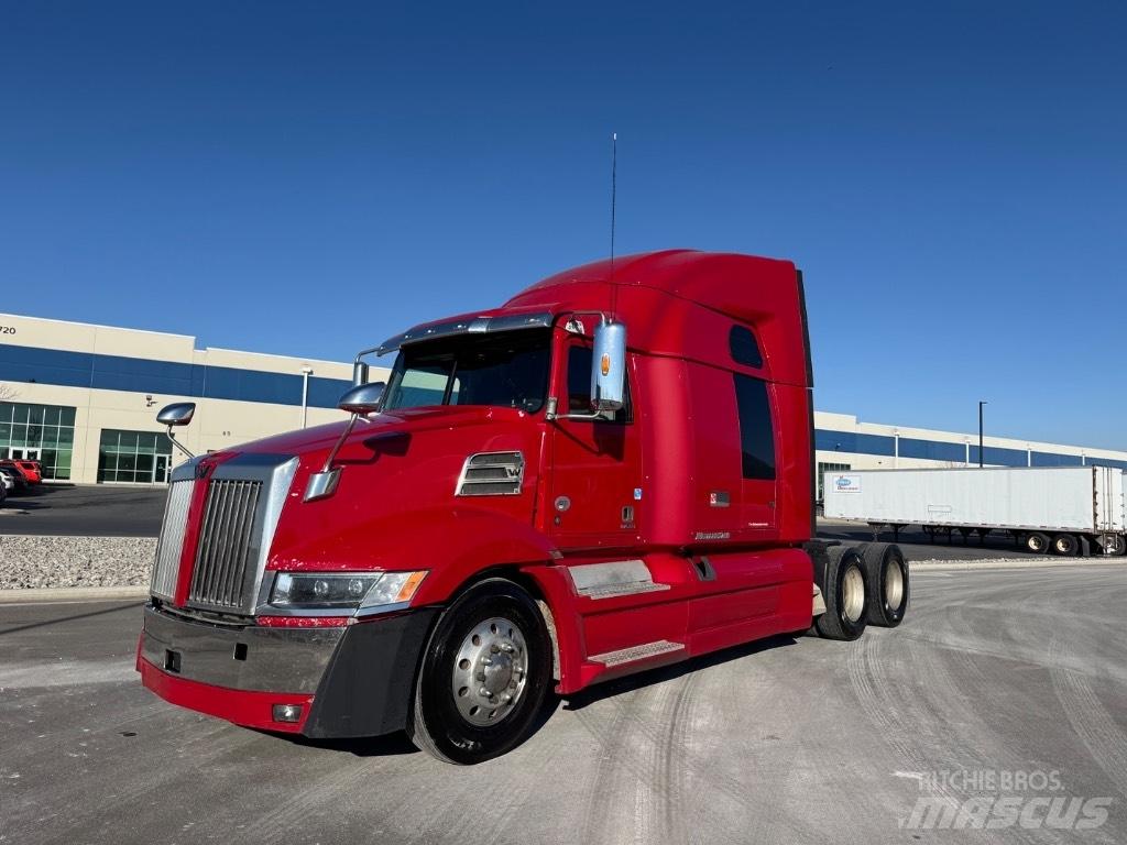 Western Star 5700 XE Nyergesvontatók