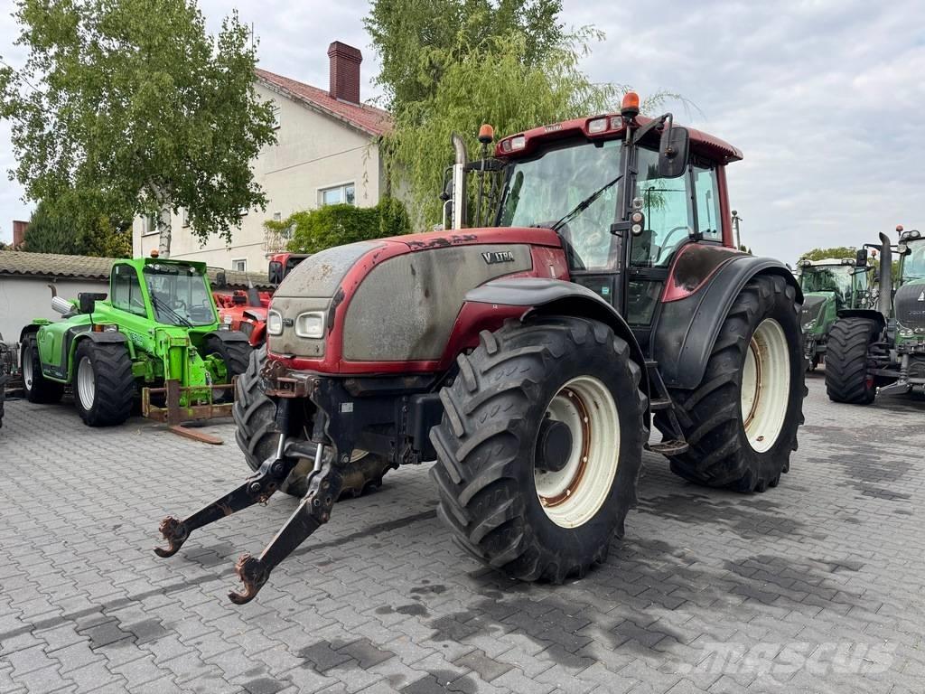 Valtra T160 HiTECH Traktorok