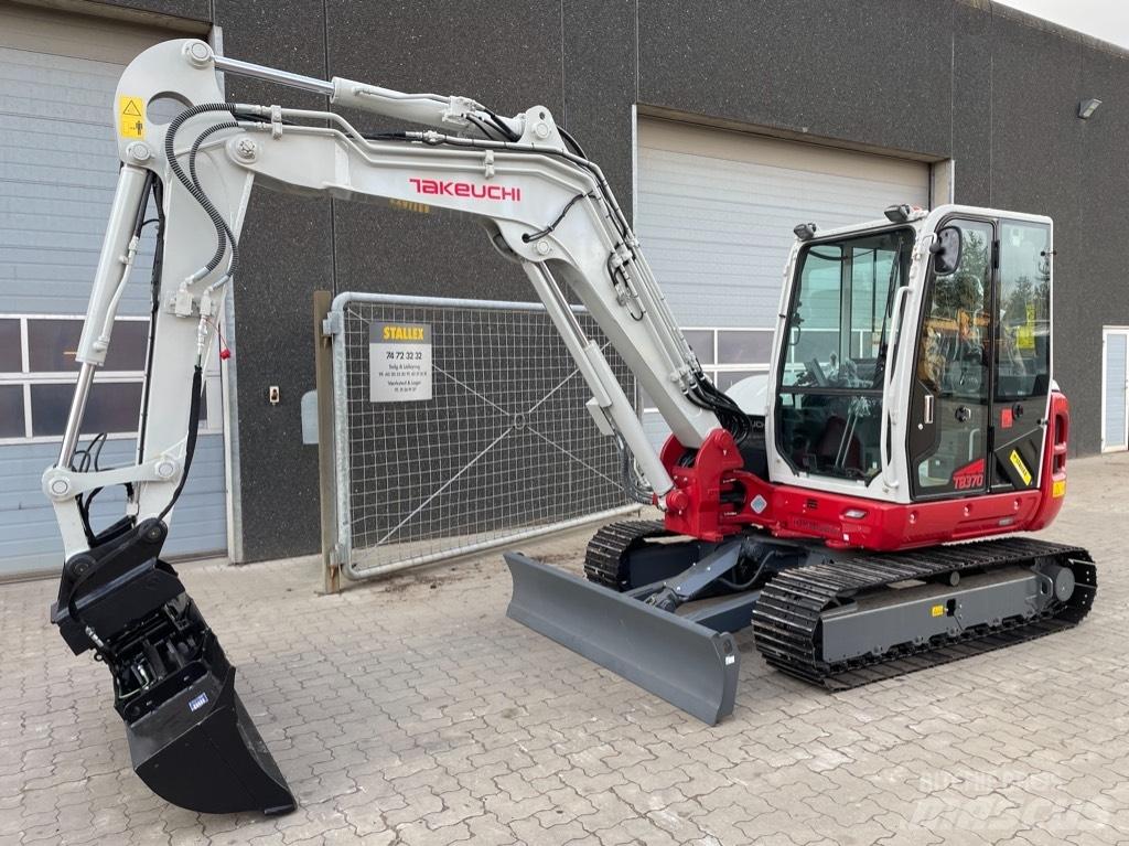 Takeuchi TB370 Mini kotrók < 7t