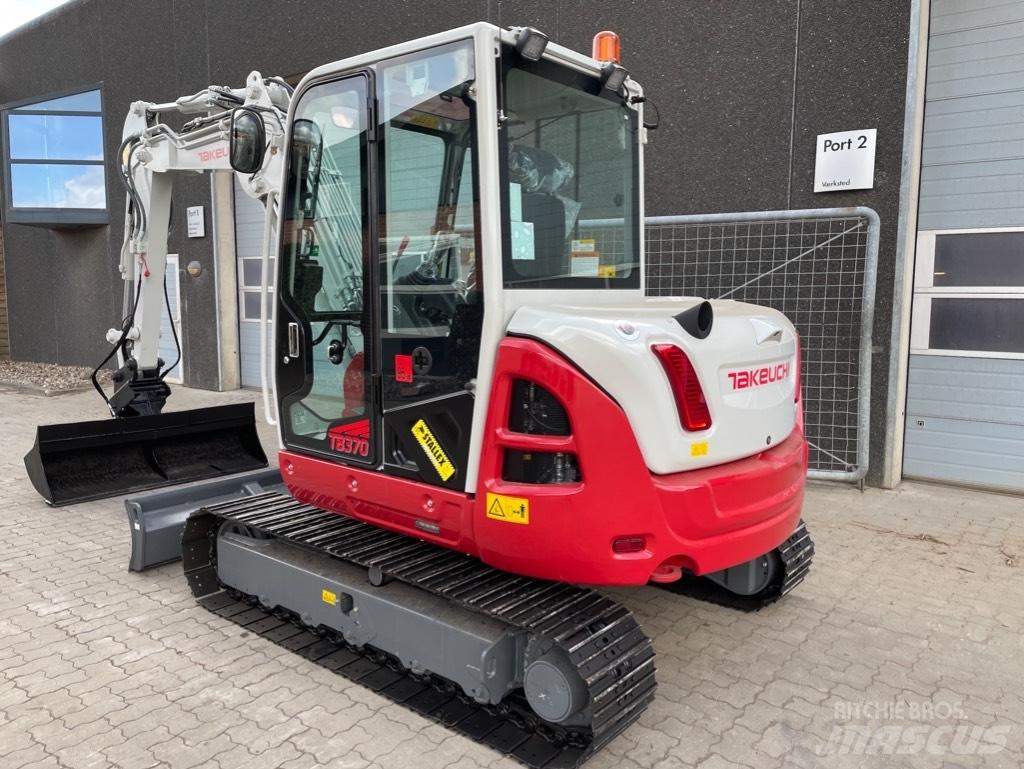 Takeuchi TB370 Mini kotrók < 7t