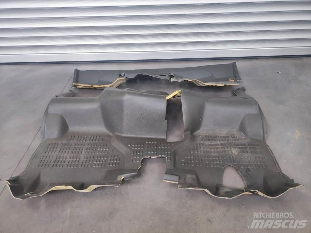Renault Floor Mat Vezetőfülke és belső tartozékok