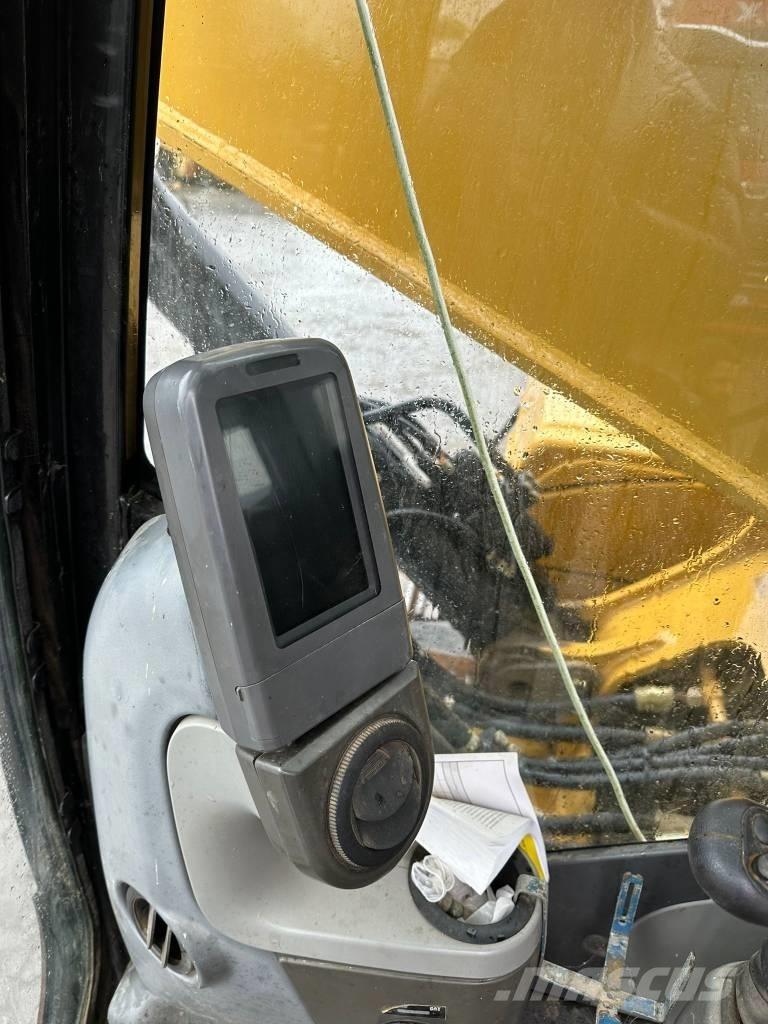 CAT 325DL Lánctalpas kotrók
