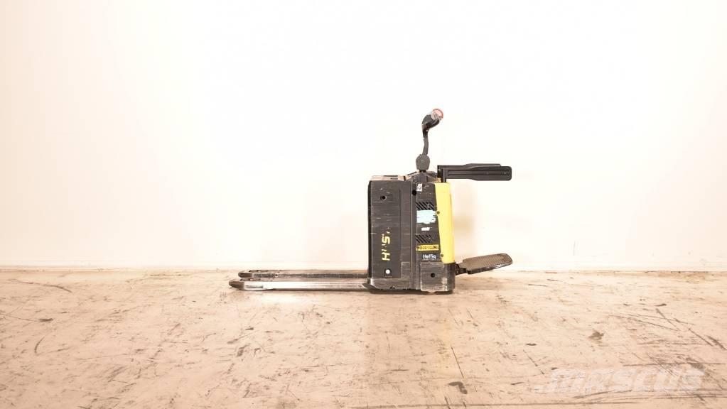 Hyster P 2.0 FBW Vezetőállásos alacsony emelőkocsi
