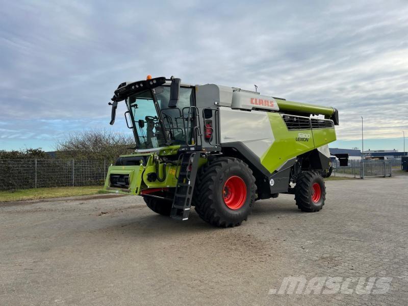 CLAAS LEXION 5300 Kombájnok