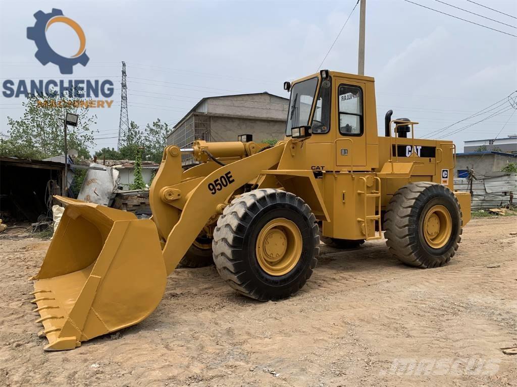 CAT 950 E Gumikerekes homlokrakodók