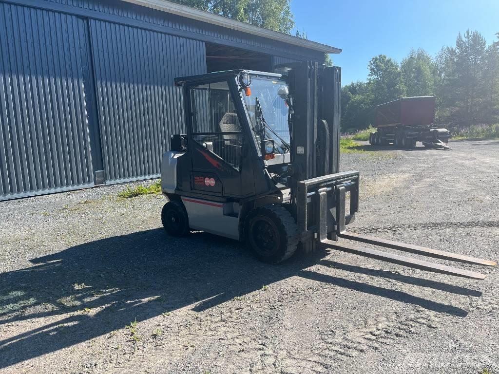 Nissan FGD02A320 Dízel targoncák