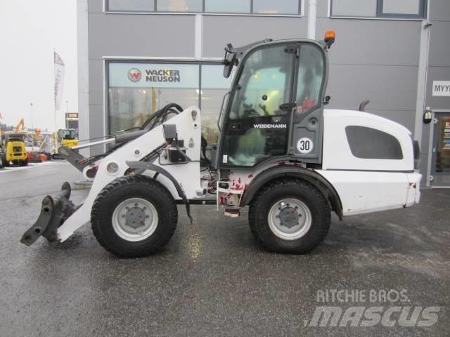 Weidemann 4080 Gumikerekes homlokrakodók