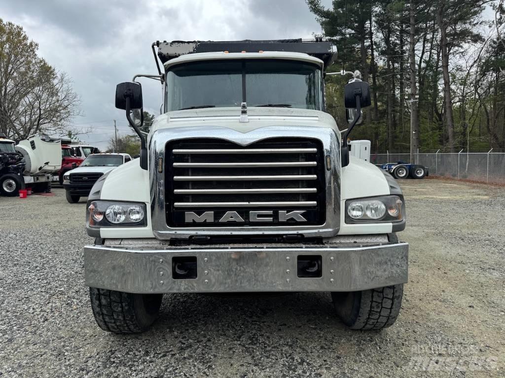 Mack GU433 Billenő teherautók